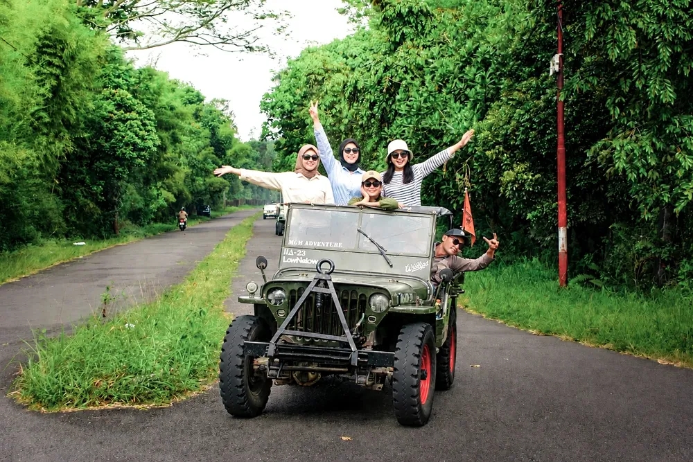 Paket Jeep adventure lava tour merapi
