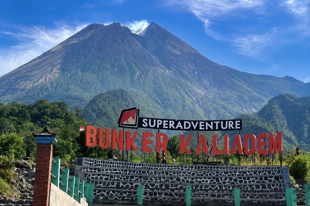 Lanskap pemandangan gunung merapi di Bunker Kaliadem