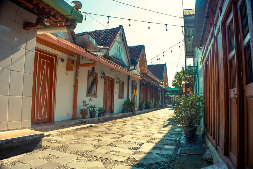 Potret rumah-rumah di area Between Two Gates